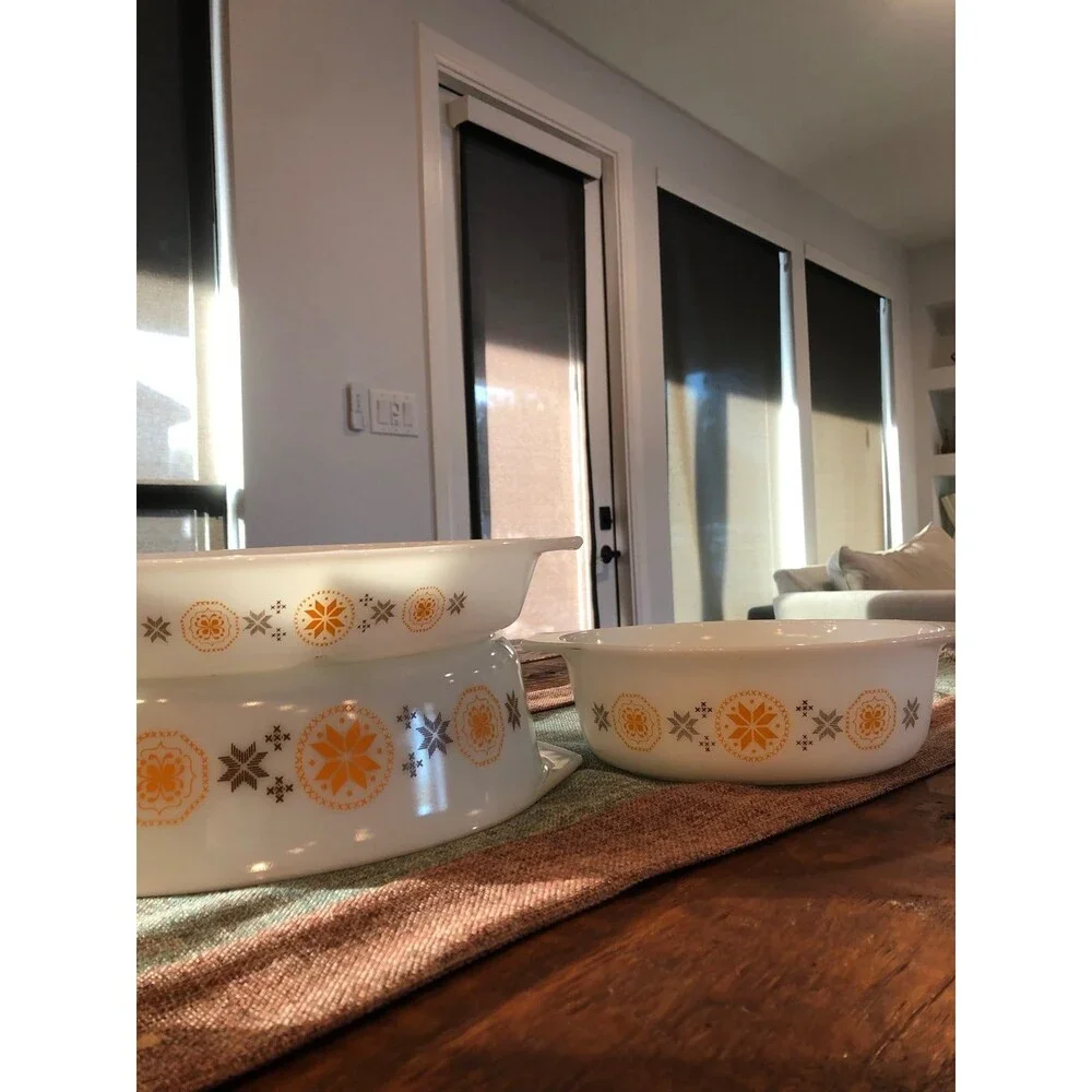 Pyrex Town and Country lot of 3